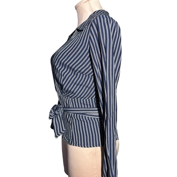 Maeve-Anthropologie navy top white rope stripes. Size 4. Absolutely gorgeous. - Picture 8 of 14